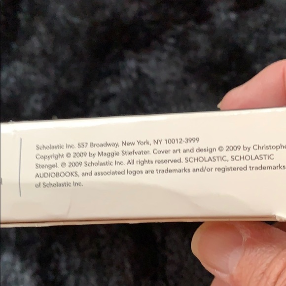 Audio CD Set by Scholastic Title “Shiver” 9 Discs EUC - Picture 6 of 6